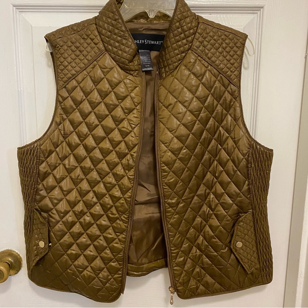 Ashley Stewart Quilted Tan Vest Women Sz. 14/16 Zipper pockets brown Fall Winter